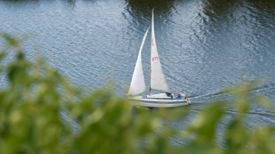 Schiffbr&uuml;chiger Segler klammert sich mehrere Stunden an Reuse in Ostsee fest