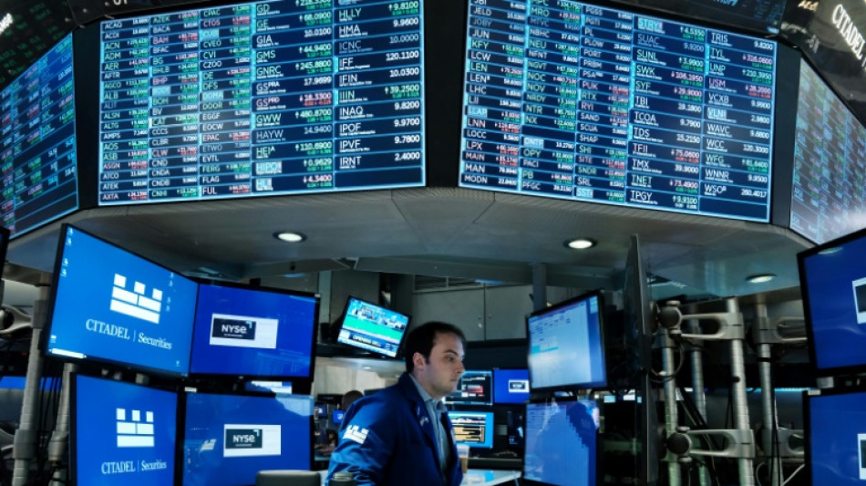 Des prises de profits coupent l'&eacute;lan de Wall Street qui termine en ordre dispers&eacute;