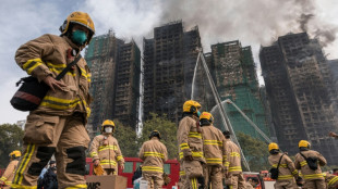 Hong Kong procura centenas de desaparecidos ap&oacute;s inc&ecirc;ndio que deixou mais de 80 mortos