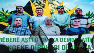 Lors d'une cérémonie en Irak, les premiers combattants kurdes du PKK ont brûlé leurs armes 