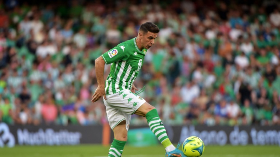 Joaqu&iacute;n renueva por una temporada con el Betis a sus 40 a&ntilde;os