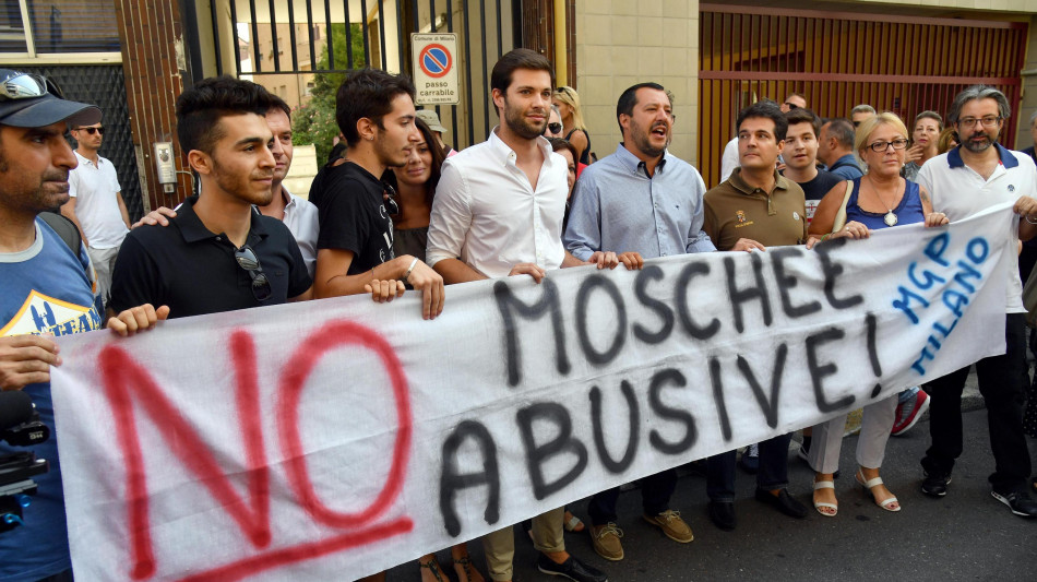 Lega, 'pronta proposta di legge per stop a nuovi insediamenti islamici'