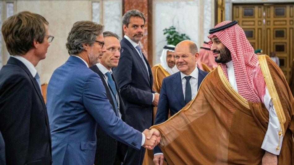 El jefe de gobierno alem&aacute;n llega a Arabia Saudita en el inicio de su gira por el Golfo