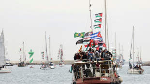 Israel intercepta flotilha de ajuda para Gaza e det&eacute;m dezenas ativistas