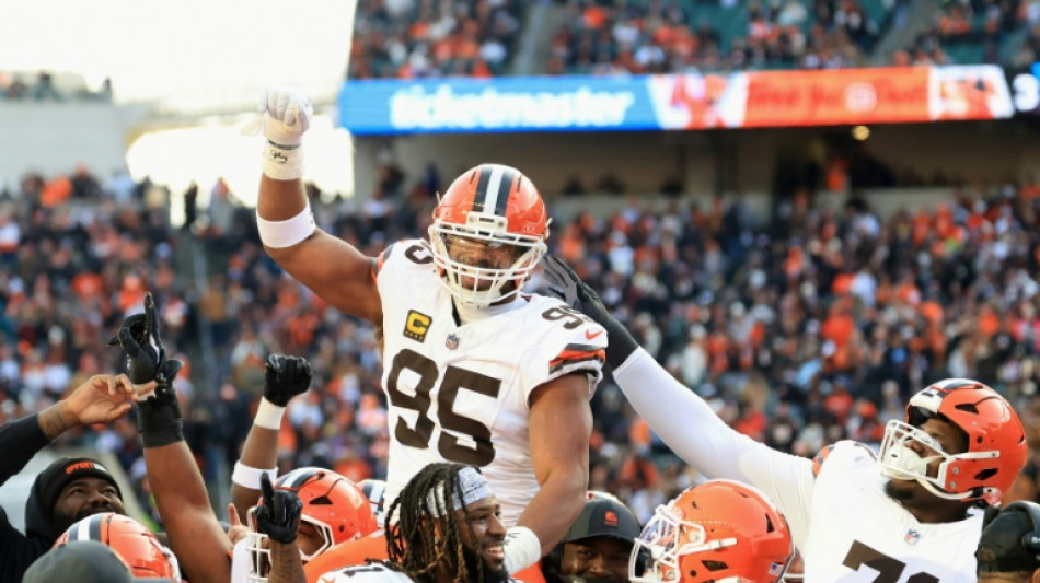 Broncos grab top seed while Panthers reach NFL playoffs