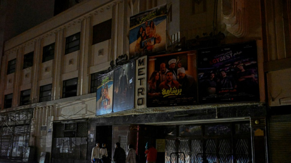 Toque de recolher comercial afeta vida noturna na cidade do Cairo