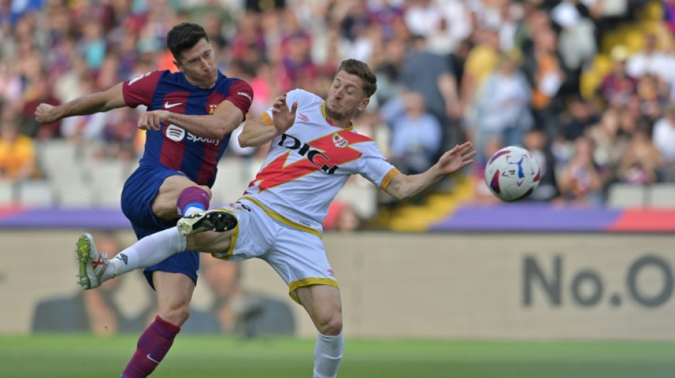 Bar&ccedil;a vence e garante vice; Sorloth faz 4 no empate do Villarreal com Real Madrid (4-4)