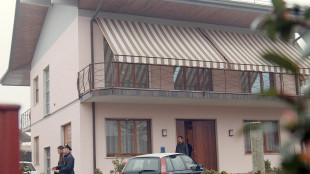 ++ Stermin&ograve; famiglia, Del Grande fugge da comunit&agrave; ++