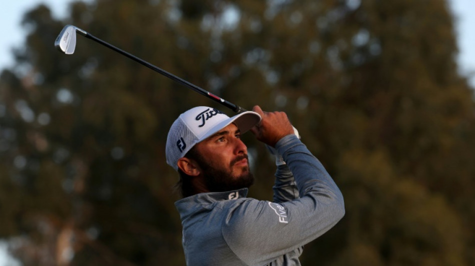Former champ Homa leads at Riviera as Woods eyes up weekend