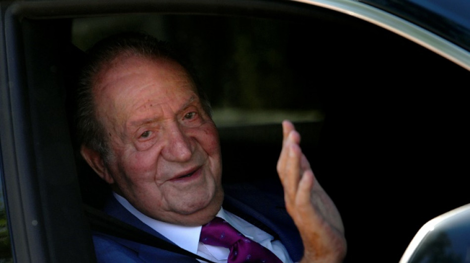 Espagne: premi&egrave;re rencontre entre Juan Carlos et son fils Felipe VI depuis pr&egrave;s de deux ans
