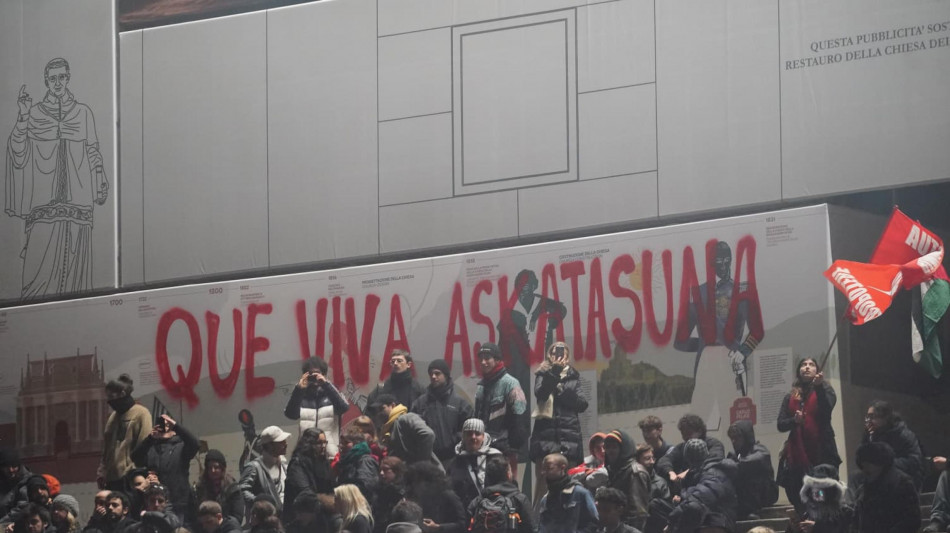 Capodanno a Torino, tensioni a corteo antagonisti