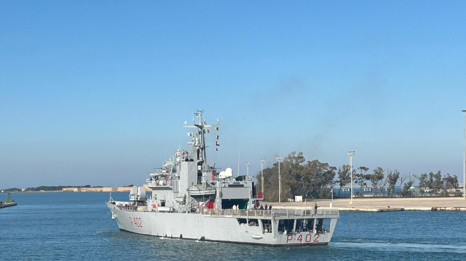 Nave Libra lascia di nuovo il porto di Brindisi