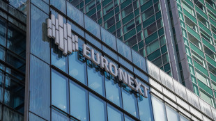 Borsa: Milano cede con l'Europa (-1,25%), effetto dazi e conti