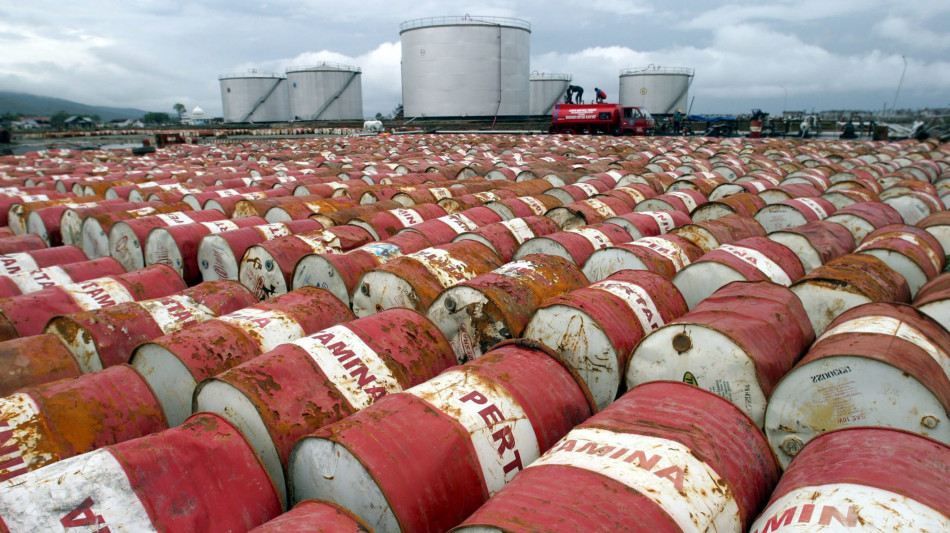 Prezzo petrolio in calo, Wti scambiato a 59,41 dollari