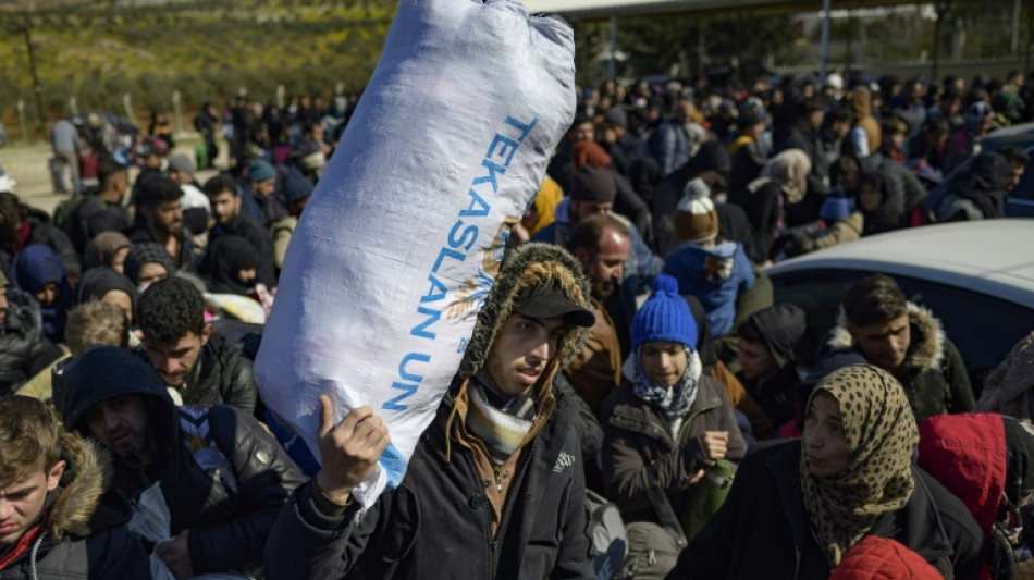 Tras el sismo, refugiados sirios de Turqu&iacute;a regresan a su pa&iacute;s