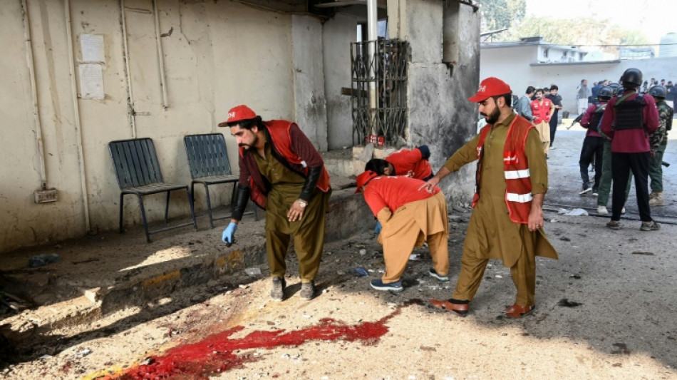 Un ataque suicida contra la polic&iacute;a fronteriza de Pakist&aacute;n mata a tres agentes