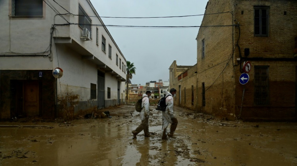 Paiporta busca levantarse un mes despu&eacute;s de las inundaciones