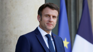 Pr&eacute;sidentielle: Macron cherche une fen&ecirc;tre pour se d&eacute;clarer, craintes de d&eacute;bats escamot&eacute;s