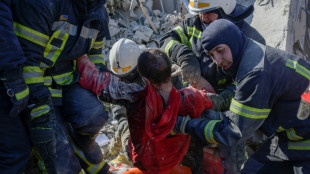 Dans une caserne de Mykolaïv détruite par une frappe, la mort et la dévastation