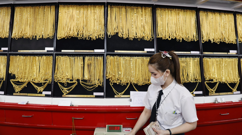 L'oro supera per la prima volta quota 5.000 dollari, per l'incognita Trump