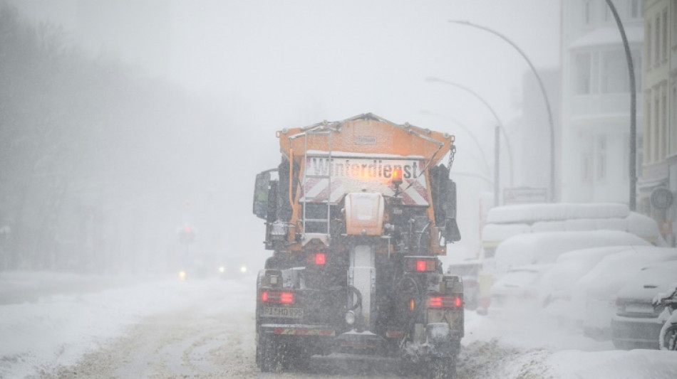 Wetterberuhigung nach Sturmtief "Elli" - aber weiterhin Schnee und Glatteis
