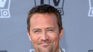 Cinco pessoas são denunciadas pela morte por overdose do ator Matthew Perry