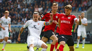 St. Pauli kr&ouml;nt seine Saison - Wiesbaden in der Relegation