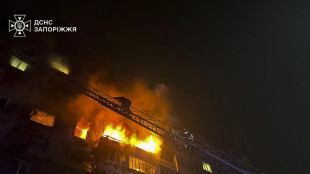 Droni russi su Zaporizhzhia nella notte, due feriti e incendi