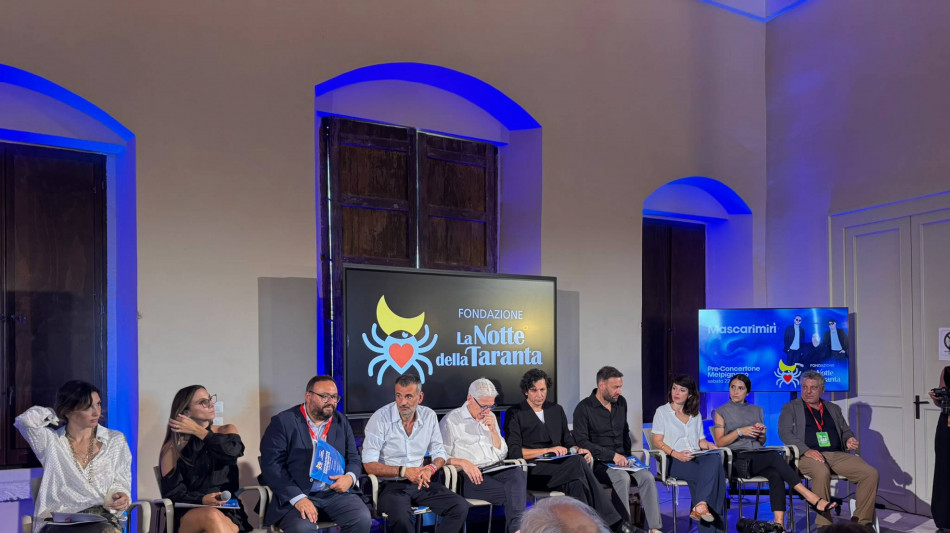 La Notte della Taranta aperta dall'omaggio agli 80 anni della Repubblica