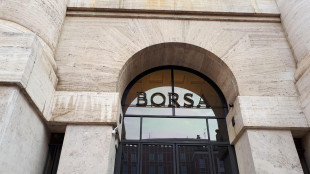 Borsa: Milano apre in calo dell'1,87%