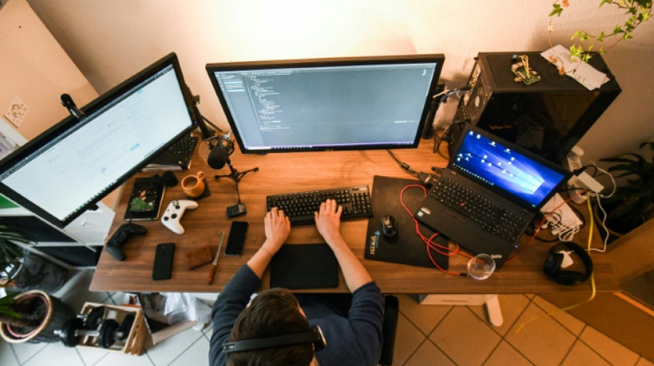 Umfrage: Internetsurfen ist beliebteste Freizeitbesch&auml;ftigung der Deutschen