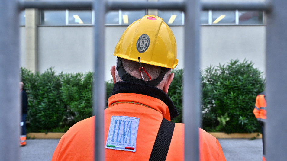 Sindacati, assemblee per ex Ilva rinviate a dopo il vertice