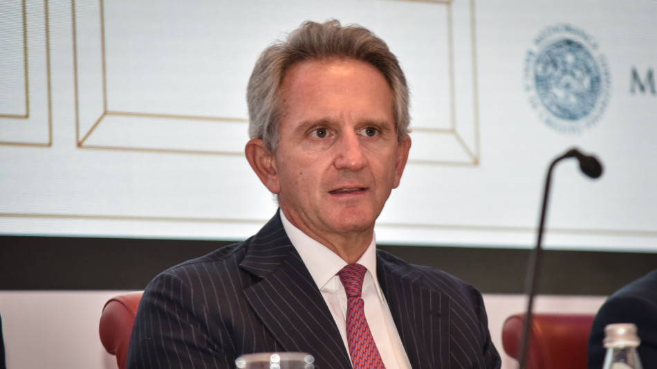 Mediobanca rinvia l'assemblea al 25 settembre