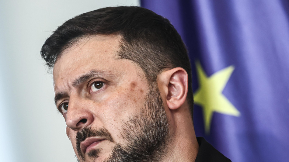 Zelensky, Alaska apra la strada a una pace giusta