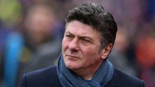 Mazzarri wins on return as Napoli go third