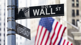Wall Street riduce le perdite, Dj -0,21%, Nasdaq -0,23%
