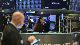 Wall Street termine en baisse, l'&eacute;lan s'essouffle avant Thanksgiving