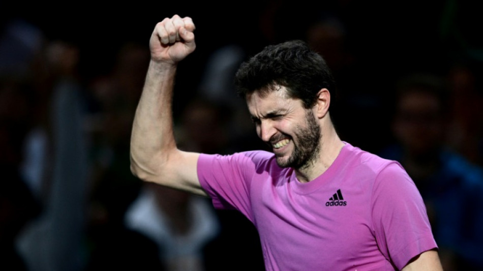 Masters 1000 de Paris: Simon bat Fritz au 2e tour pour le dernier tournoi de sa carri&egrave;re