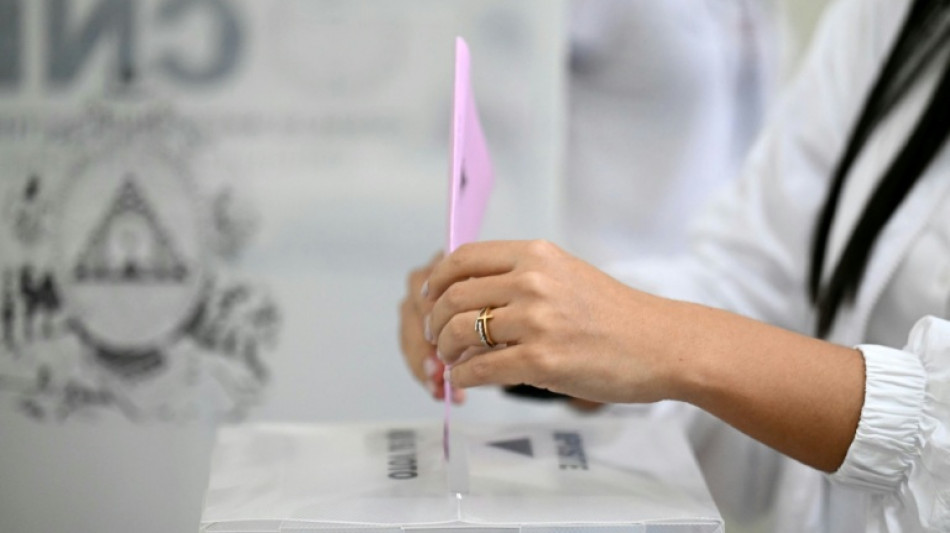 Candidato apoiado por Trump e rival de direita em disputa acirrada pela presid&ecirc;ncia de Honduras