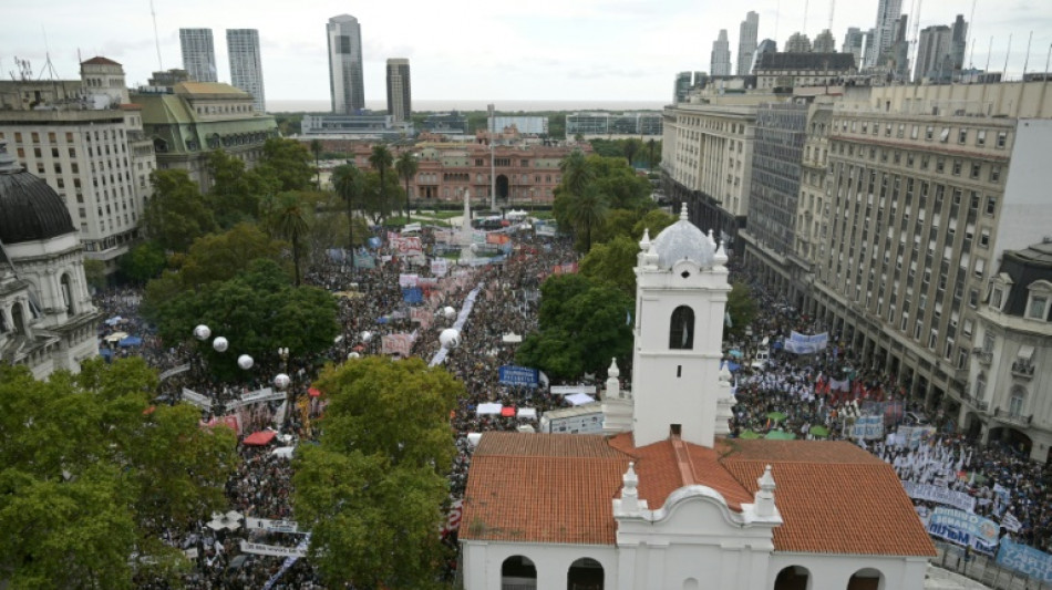 Multitudinaria marcha en Argentina a 49 años del golpe de Estado