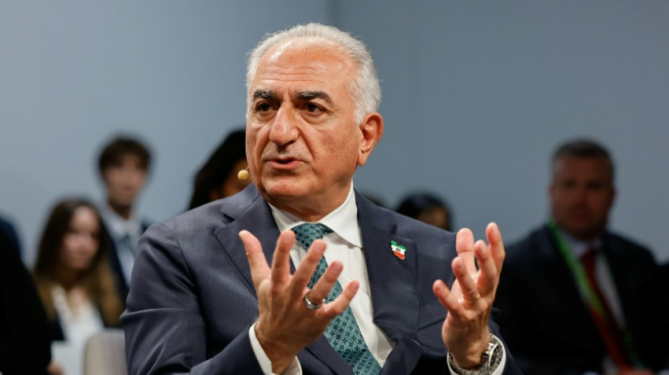 Reza Pahlavi pide a Australia proteger a la selecci&oacute;n femenina iran&iacute; de f&uacute;tbol