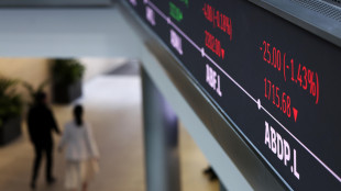 Borsa: l'Europa gira in calo tra Iran e Fed, Milano -0,5%