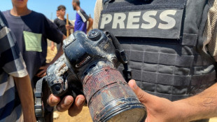Morte de jornalistas em bombardeio israelense em Gaza gera condenações internacionais