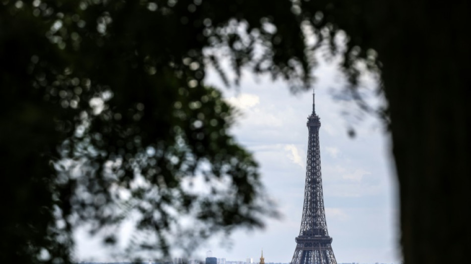 Pol&iacute;cia francesa liberta dois homens presos por suposto estupro de uma turista mexicana