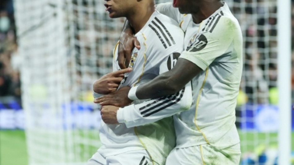 Espagne: Mbapp&eacute; &eacute;vite la crise au Real Madrid, toujours dans la course