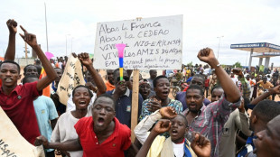 Ecowas-Milit&auml;rchefs verschieben f&uuml;r Samstag geplantes Treffen "auf unbestimmte Zeit"
