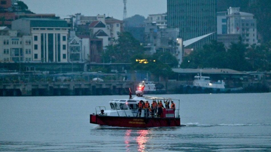 Intensa búsqueda de sobrevivientes tras mortal naufragio en Vietnam