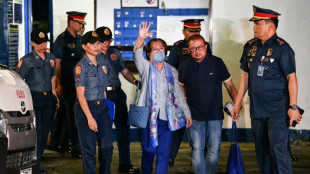 Philippinische Menschenrechtsaktivistin de Lima nach sieben Jahren auf freiem Fu&szlig;