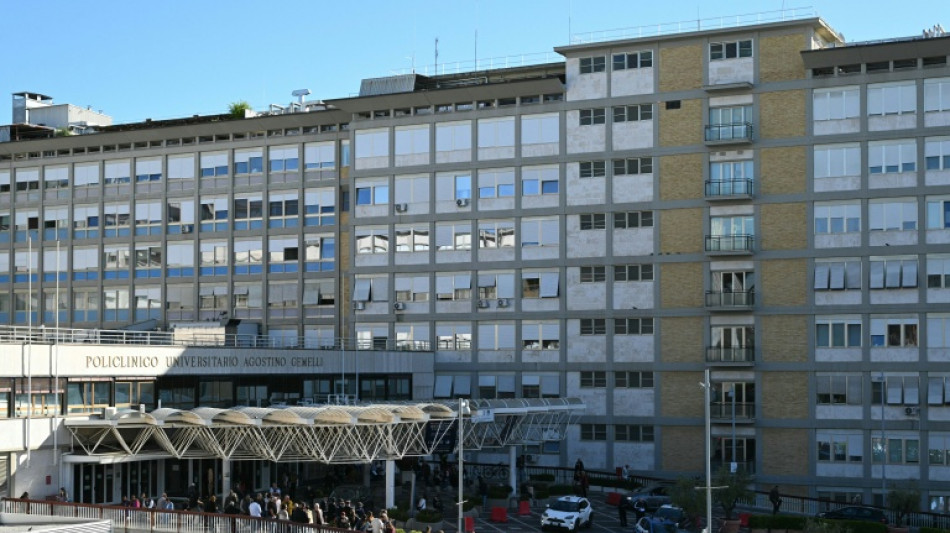 Evolution "normale" pour le pape apr&egrave;s son op&eacute;ration pour un cancer du poumon