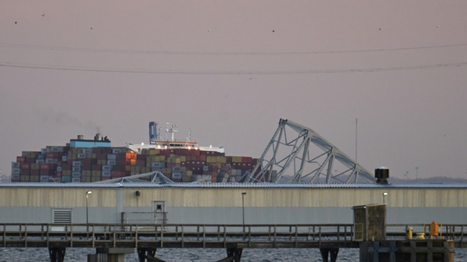 Un puente se derrumba en Baltimore tras chocar contra &eacute;l un barco